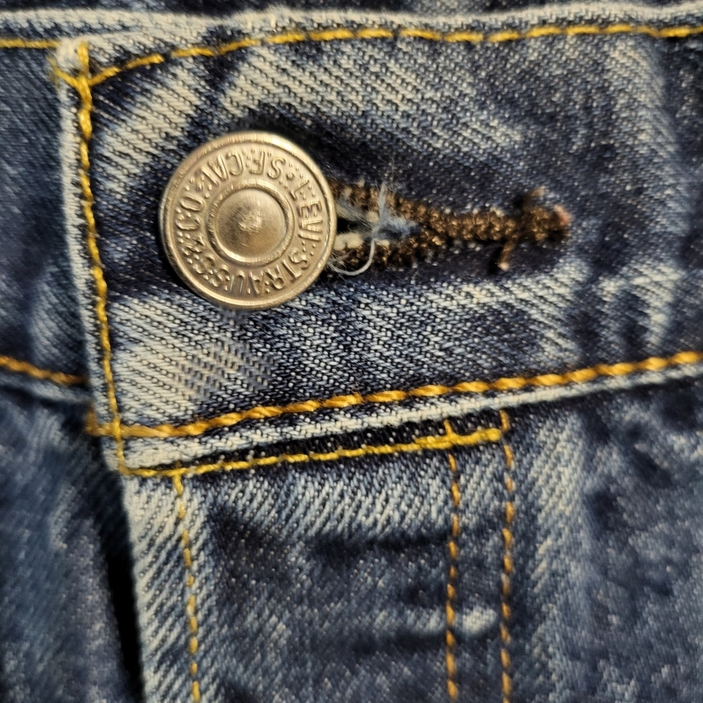 WOMANS LEVIS RAW HEM DENIM MINI SKIRT SZ 38 - Picture 4 of 7